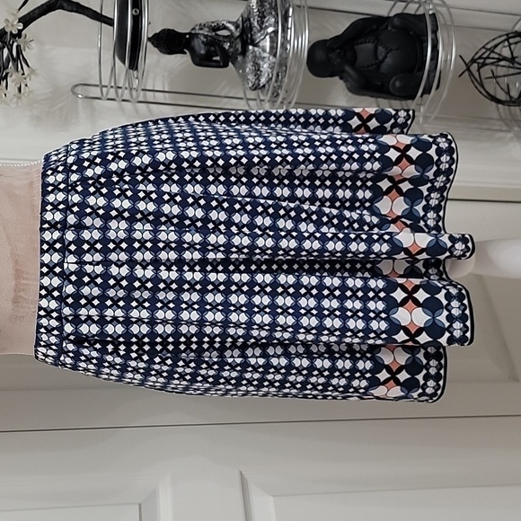 Max Studio, Size M, Geometric A-Line / Full Mini Skirt. Excellent Used Condition - Picture 1 of 9